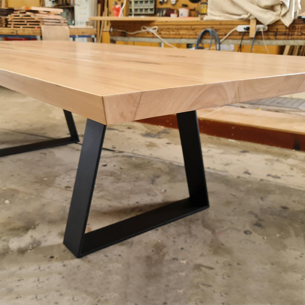 Axil with thick top & metal legs