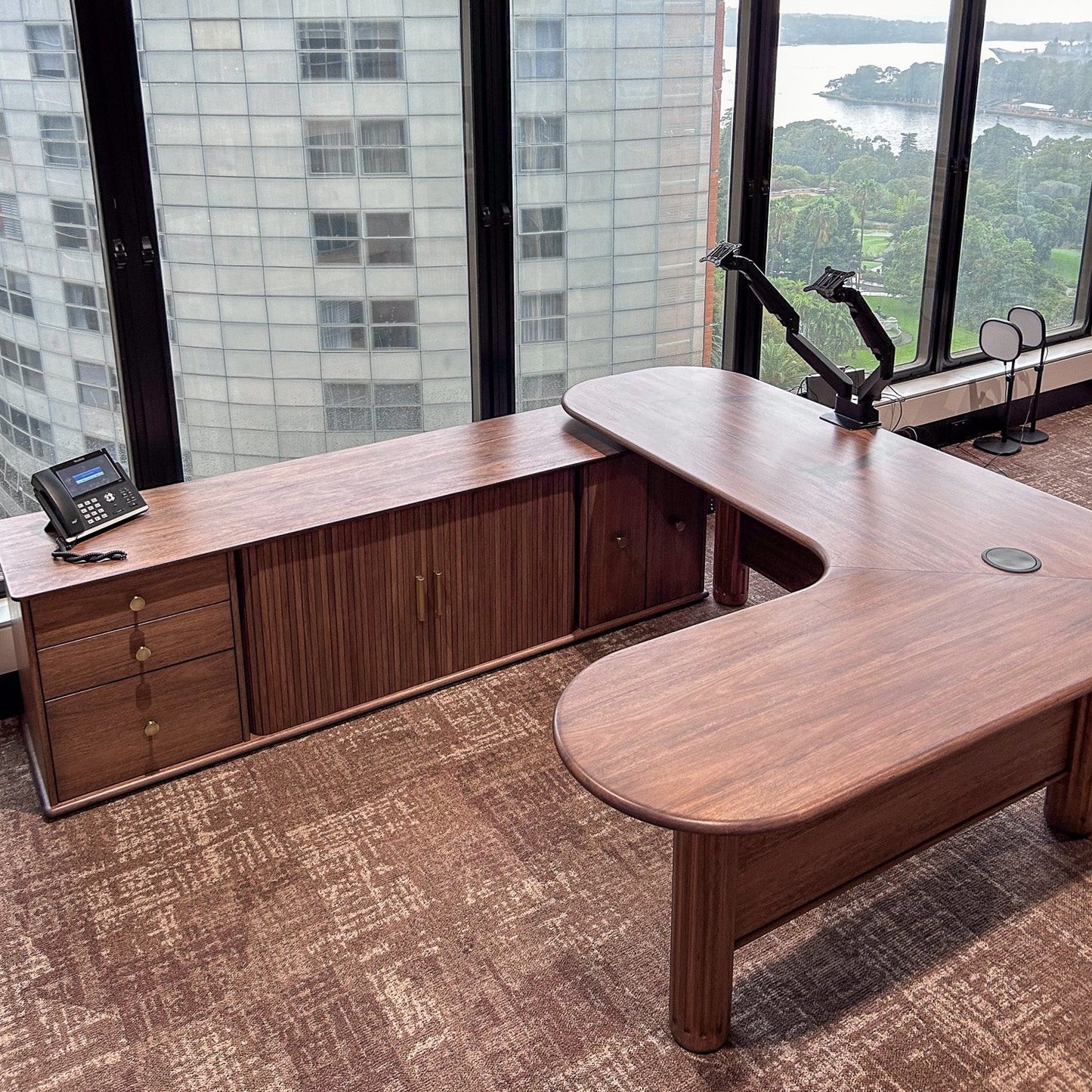 Custom Desks & Workstations